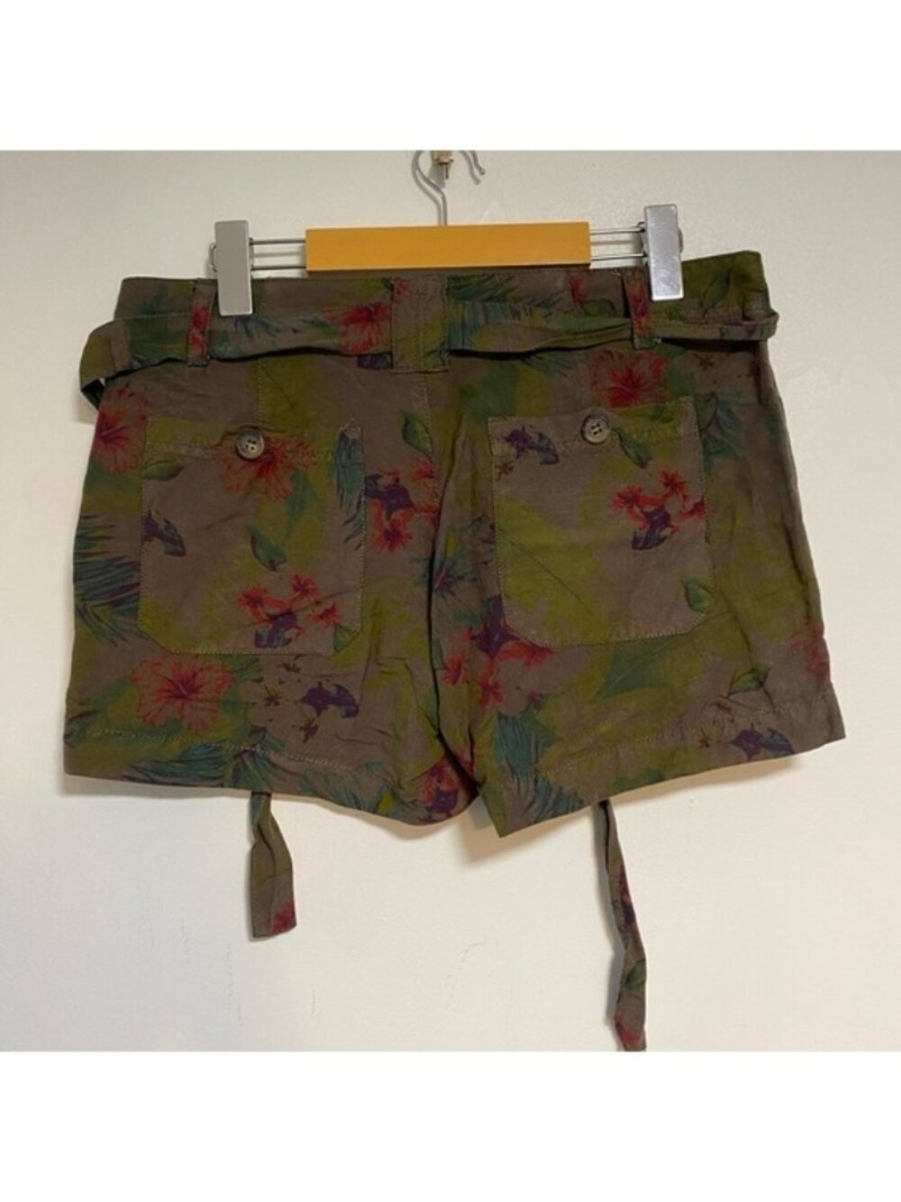 Sanctuary Floral Print Utility Shorts - Size 27 - Picture 6 of 8